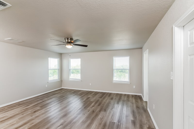 1,770/Mo, 4423 Wrangler Vw San Antonio, TX 78223 Main Bedroom View
