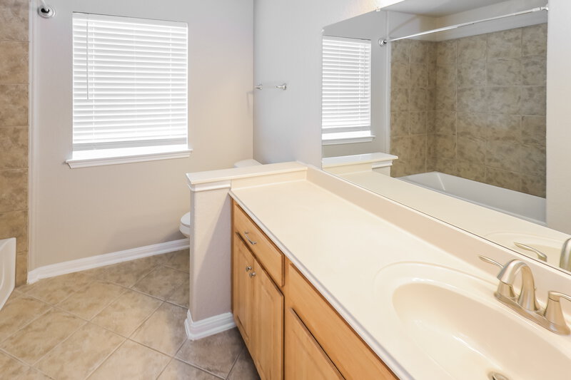 2,240/Mo, 9735 Mill Path San Antonio, TX 78254 Bathroom View