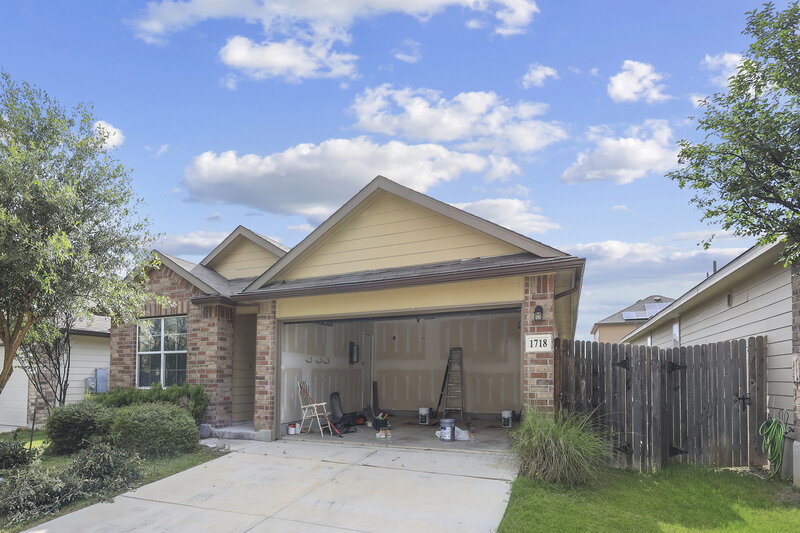 2,010/Mo, 1718 London Blue San Antonio, TX 78245 External View