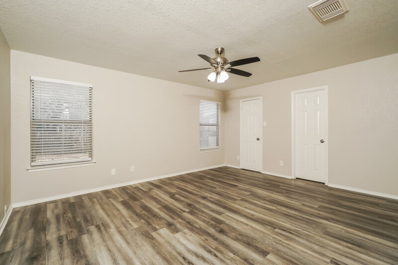 1,730/Mo, 14430 Bowhill Gln Live Oak, TX 78233 Main Bedroom View