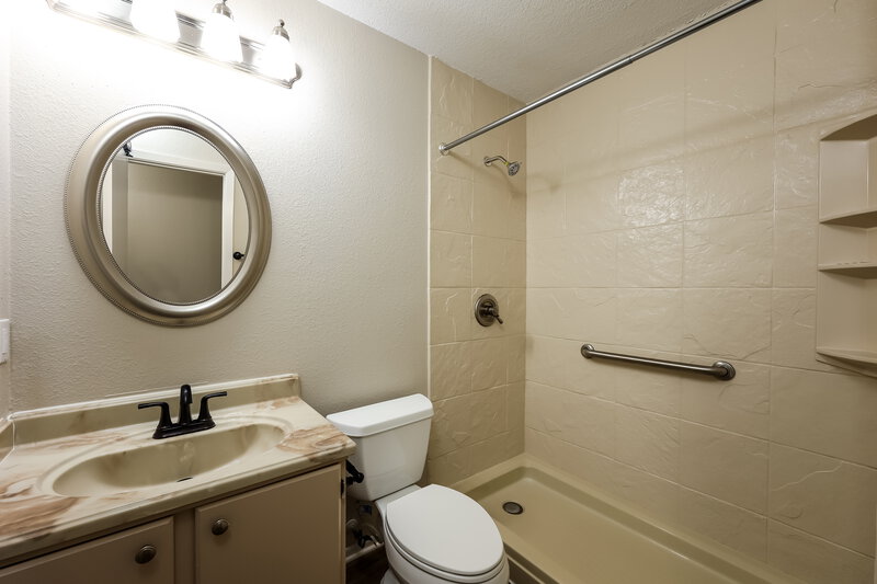 1,820/Mo, 1507 Perryton San Antonio, TX 78251 Bathroom View