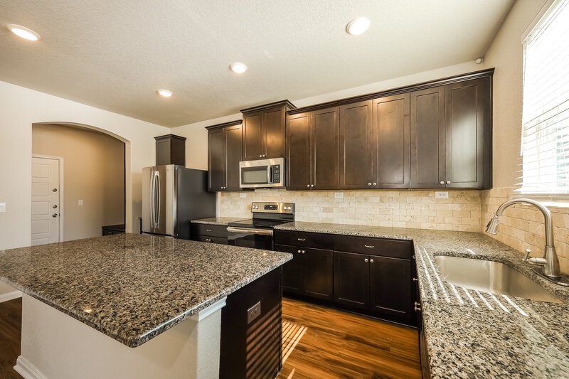 1,950/Mo, 8230 Broussard San Antonio, TX 78253 Kitchen View 2