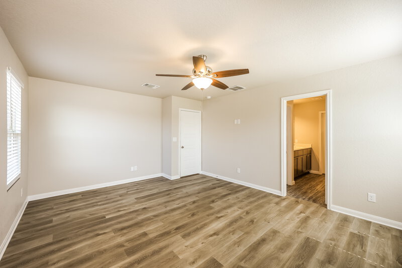 1,950/Mo, 8230 Broussard San Antonio, TX 78253 Main Bedroom View 2