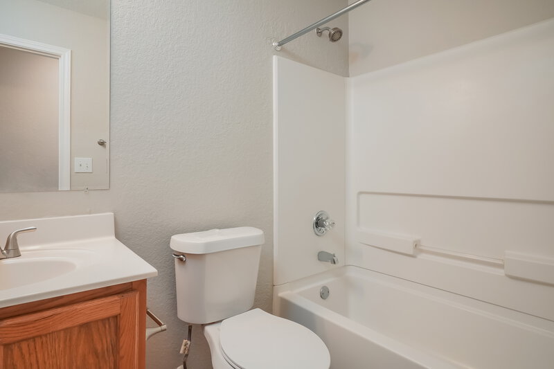 2,235/Mo, 11012 Dublin Pl San Antonio, TX 78254 Bathroom View