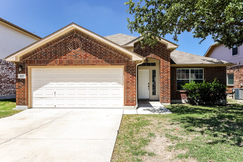 1,950/Mo, 527 Point Spgs San Antonio, TX 78253 External View