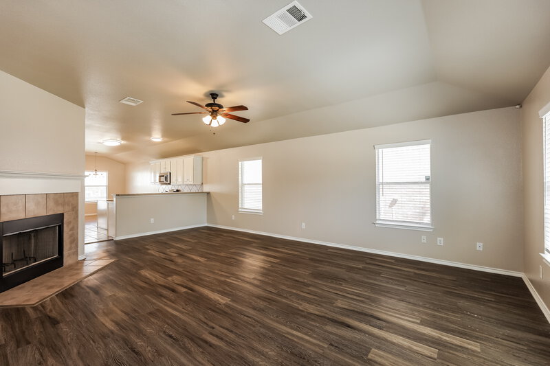 1,950/Mo, 527 Point Spgs San Antonio, TX 78253 Living Room View