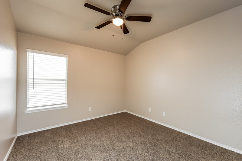 1,950/Mo, 527 Point Spgs San Antonio, TX 78253 Bedroom View 2