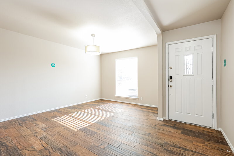 2,640/Mo, 5019 Crestwood Hill Dr San Antonio, TX 78244 Living Room View