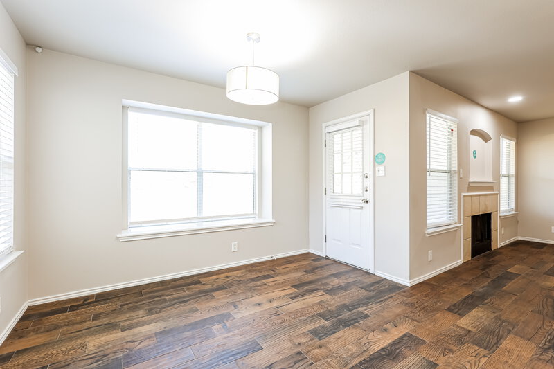 2,640/Mo, 5019 Crestwood Hill Dr San Antonio, TX 78244 Dining Room View 2
