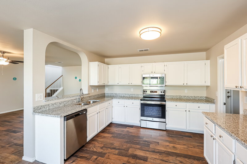 2,640/Mo, 5019 Crestwood Hill Dr San Antonio, TX 78244 Kitchen View
