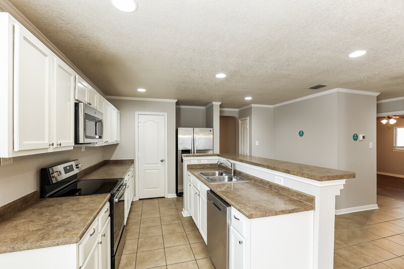 1,900/Mo, 5729 Maxfli Dr Schertz, TX 78108 Kitchen View 2