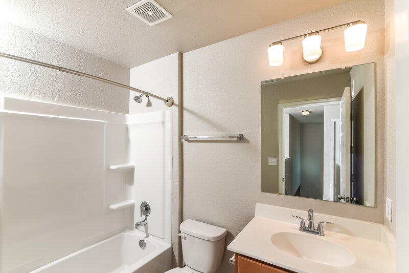1,960/Mo, 10815 Noble Cyn San Antonio, TX 78254 Bathroom View