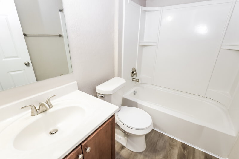 1,775/Mo, 2531 Night Star San Antonio, TX 78245 Bathroom View