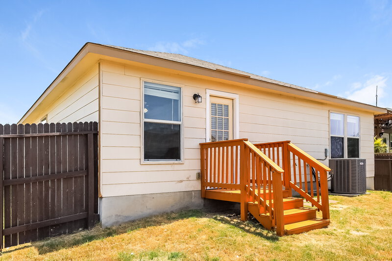 1,775/Mo, 2531 Night Star San Antonio, TX 78245 Rear View