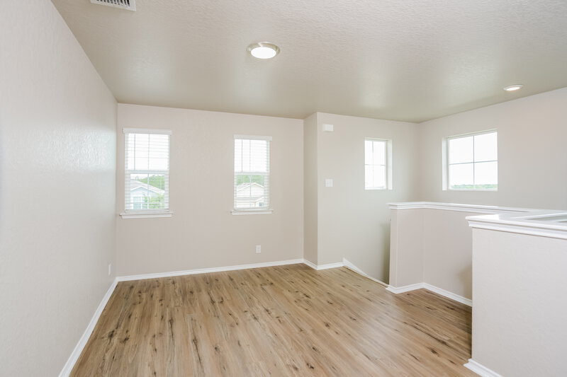 1,740/Mo, 121 Moscovy Duck San Antonio, TX 78253 Loft View