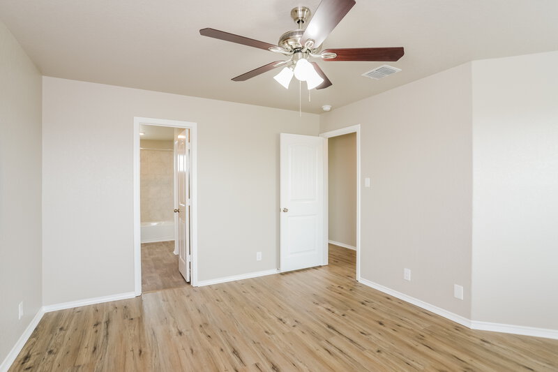 1,740/Mo, 121 Moscovy Duck San Antonio, TX 78253 Main Bedroom View 2
