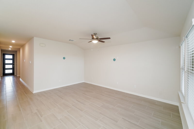 2,205/Mo, 695 Myrtle Path New Braunfels, TX 78130 Living Room View