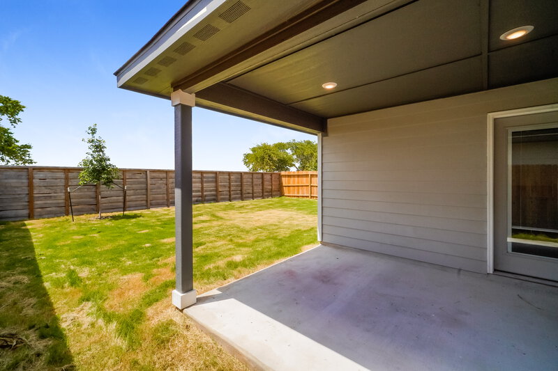 2,205/Mo, 695 Myrtle Path New Braunfels, TX 78130 Patio View