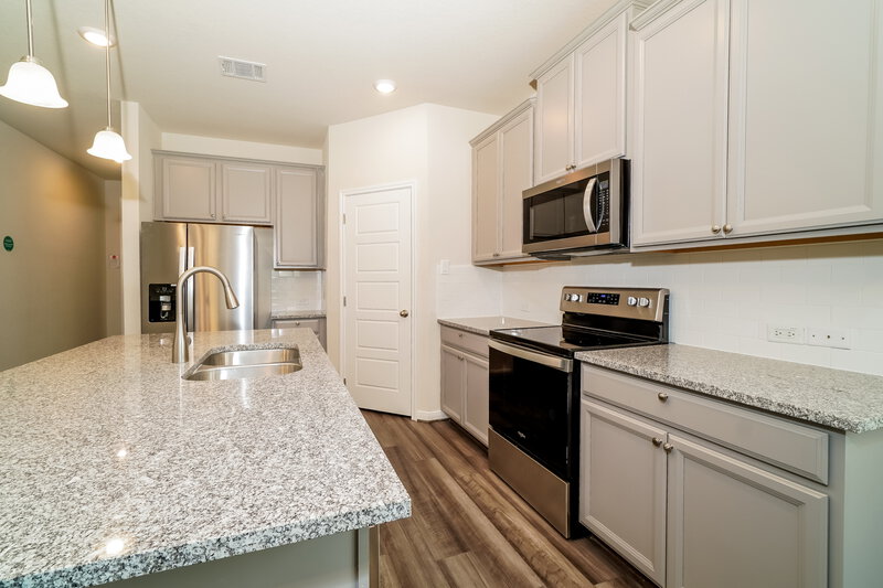 2,200/Mo, 1248 Ella Xing New Braunfels, TX 78130 Kitchen View 2
