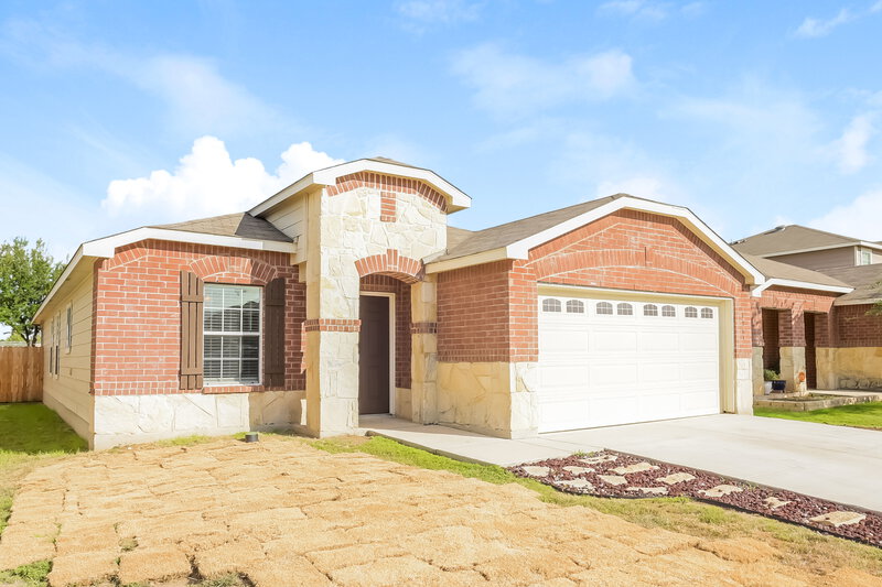 1,595/Mo, 8963 Oakwood Park San Antonio, TX 78254 Front View