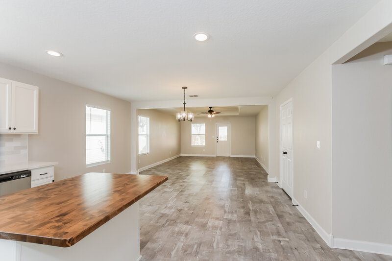 1,595/Mo, 8963 Oakwood Park San Antonio, TX 78254 Living Room View 2