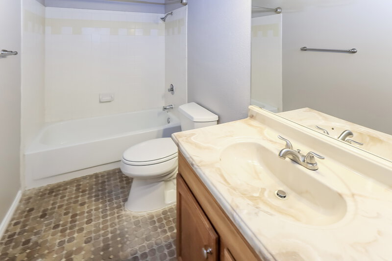 1,755/Mo, 8374 Slippery Rock San Antonio, TX 78251 Bathroom View 3