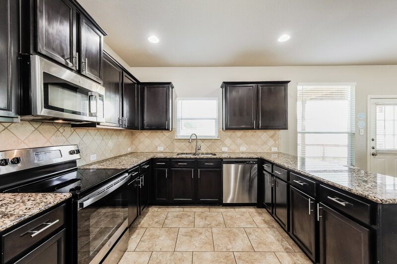 1,685/Mo, 11603 Poppy Sands San Antonio, TX 78245 Kitchen View 2