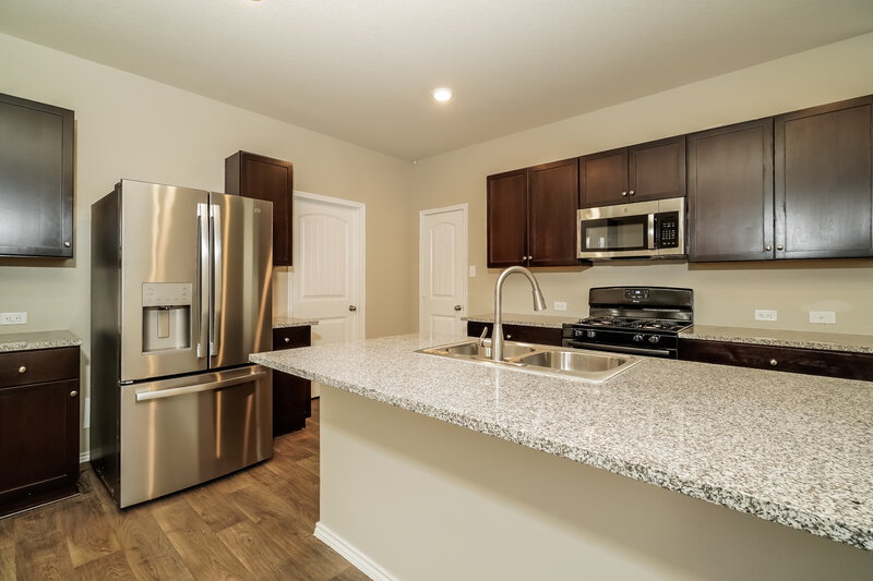 1,565/Mo, 4227 Busbee Flds Saint Hedwig, TX 78152 Kitchen View 2