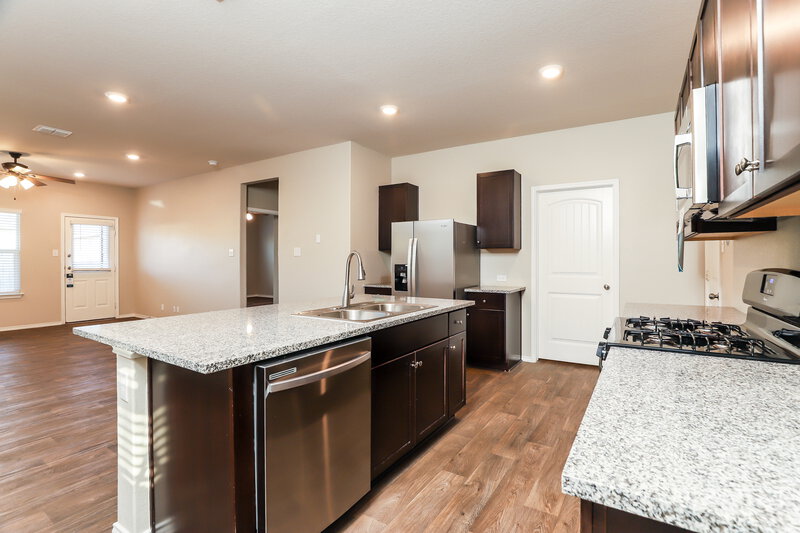 1,535/Mo, 4227 Busbee Flds Saint Hedwig, TX 78152 Kitchen View 2