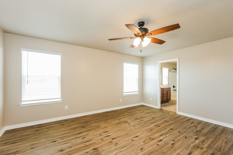 1,710/Mo, 8334 Kinclaven Ct Converse, TX 78109 Main Bedroom View