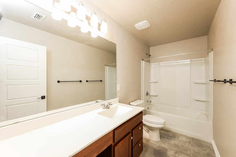 1,710/Mo, 8334 Kinclaven Ct Converse, TX 78109 Bathroom View