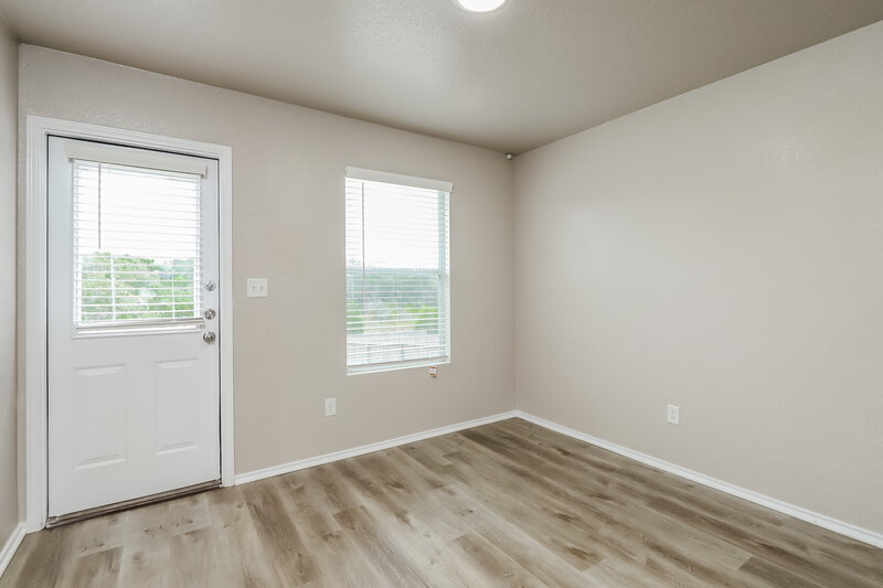 0/Mo, 24318 Invitation Oak San Antonio, TX 78261 Dining Room View