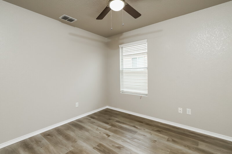 0/Mo, 24318 Invitation Oak San Antonio, TX 78261 Bedroom View 2