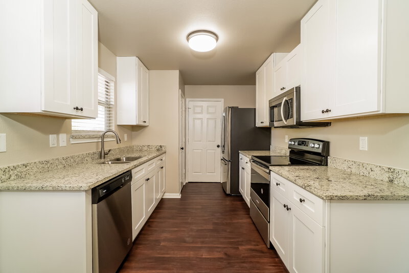 1,525/Mo, 207 Riders Walk San Antonio, TX 78227 Kitchen View