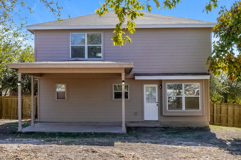 1,525/Mo, 207 Riders Walk San Antonio, TX 78227 Rear View