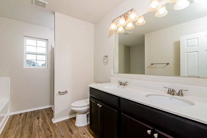 2,105/Mo, 10155 Castello Cyn San Antonio, TX 78254 Main Bathroom View