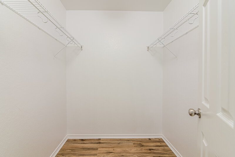 2,105/Mo, 10155 Castello Cyn San Antonio, TX 78254 Walk In Closet View