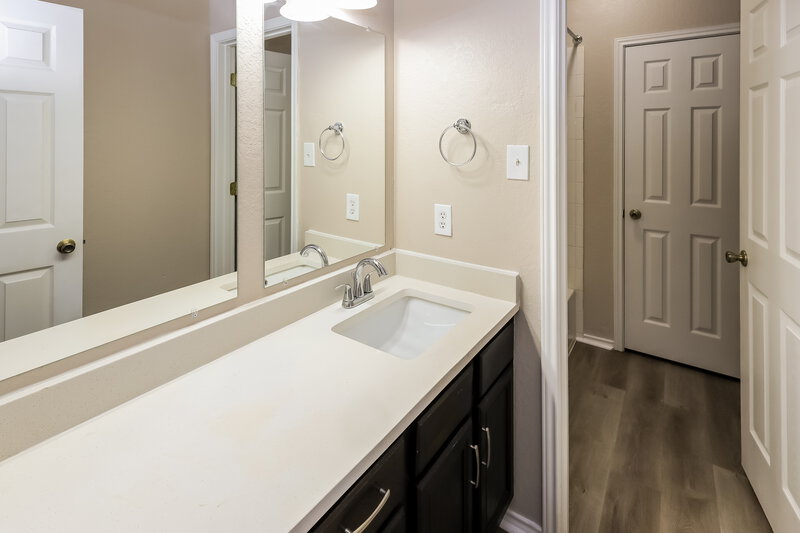 1,705/Mo, 15327 Nesting Way San Antonio, TX 78253 Bathroom View