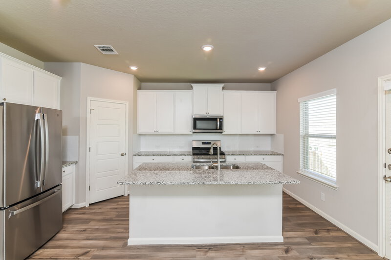 2,430/Mo, 13211 Braxon Pass San Antonio, TX 78253 Kitchen View