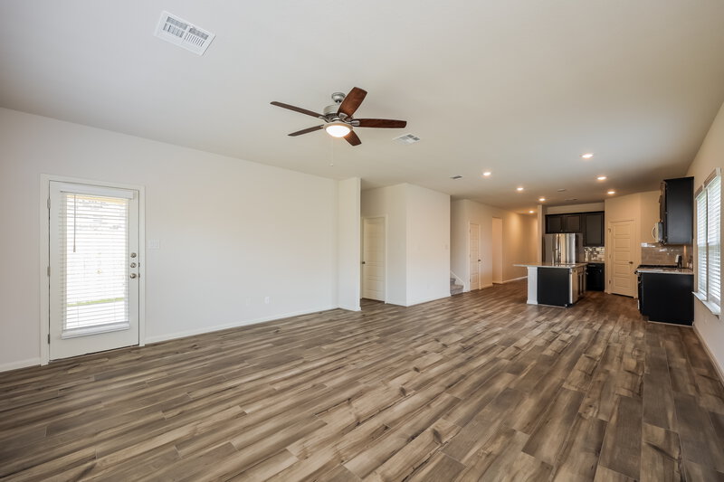 2,355/Mo, 13015 Kenish Pt San Antonio, TX 78253 Living Room View 2