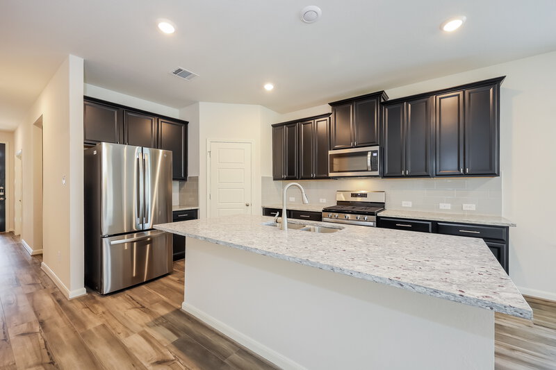 2,355/Mo, 13015 Kenish Pt San Antonio, TX 78253 Kitchen View 2