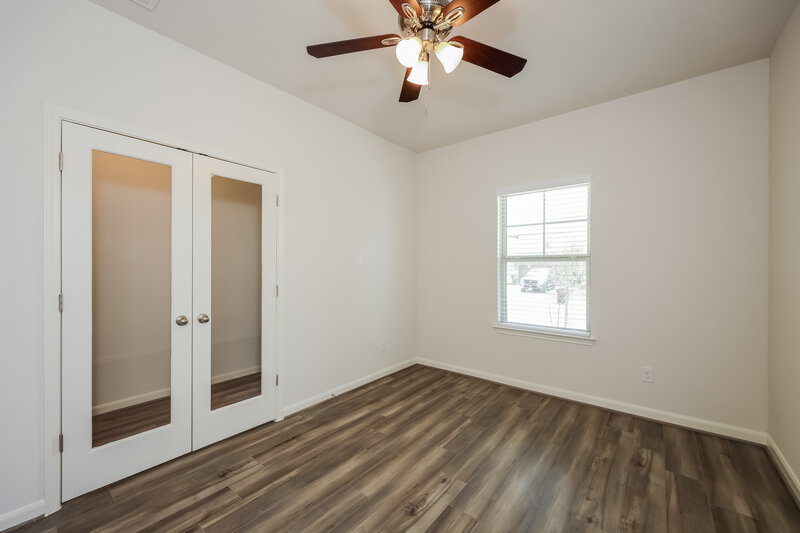 2,355/Mo, 13015 Kenish Pt San Antonio, TX 78253 Office View