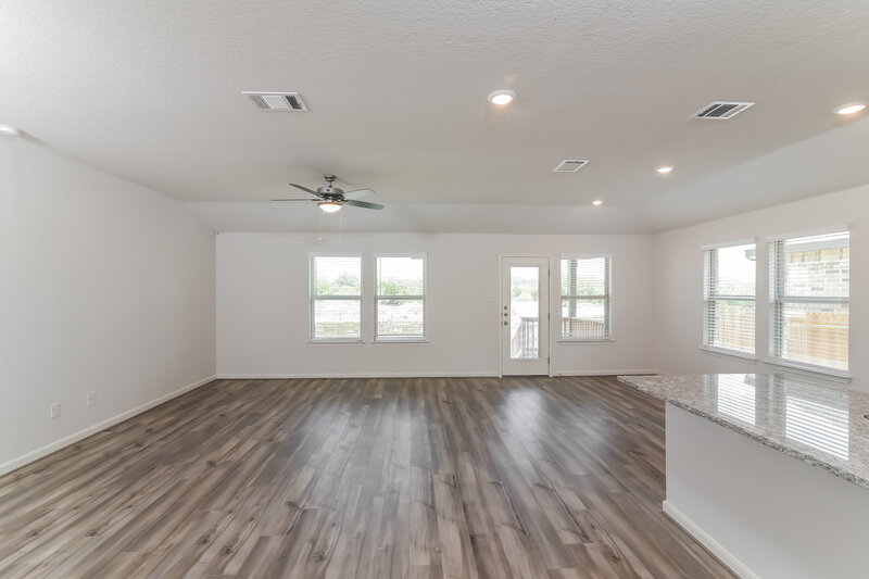 3,690/Mo, 12927 Louberg Vly San Antonio, TX 78253 Living Room View