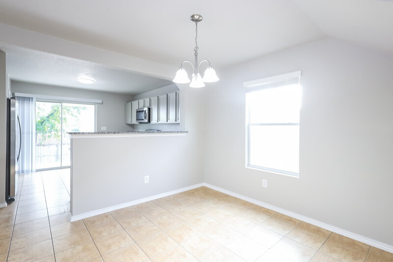 2,105/Mo, 10706 Rimfire Run Ln San Antonio, TX 78245 Dining Room View