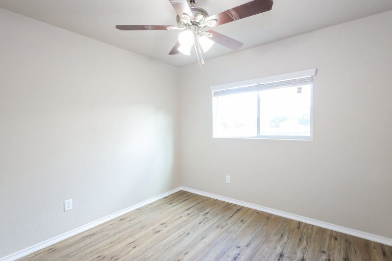 2,105/Mo, 10706 Rimfire Run Ln San Antonio, TX 78245 Bedroom View 3