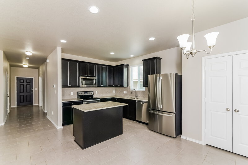 2,615/Mo, 11837 Silver Chase San Antonio, TX 78254 Kitchen View