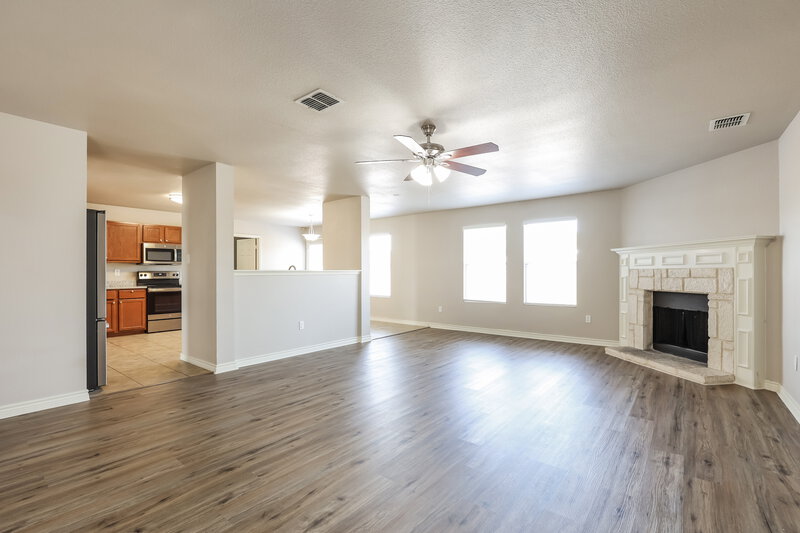 0/Mo, 125 Willow Wood Cibolo, TX 78108 Living Room View