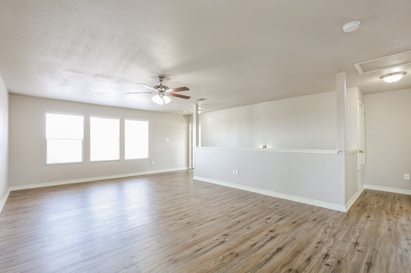 0/Mo, 125 Willow Wood Cibolo, TX 78108 Loft View