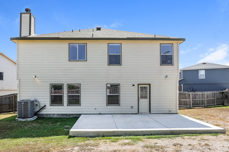 0/Mo, 125 Willow Wood Cibolo, TX 78108 Rear View