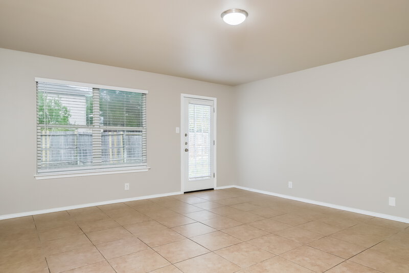 2,750/Mo, 7227 Sunrise Lk San Antonio, TX 78244 Family Room View